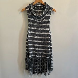 Free people sleeveless sweater with fringe bottom gray/white striped size large
